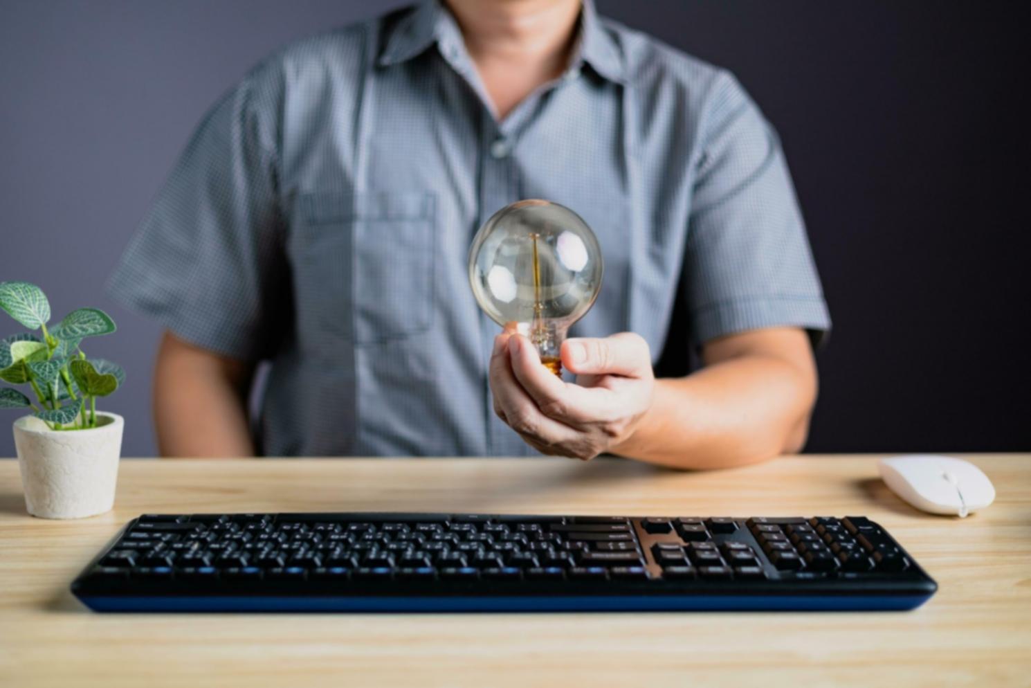 Sessione di lavoro pratico su algoritmi di machine learning con analisi dati